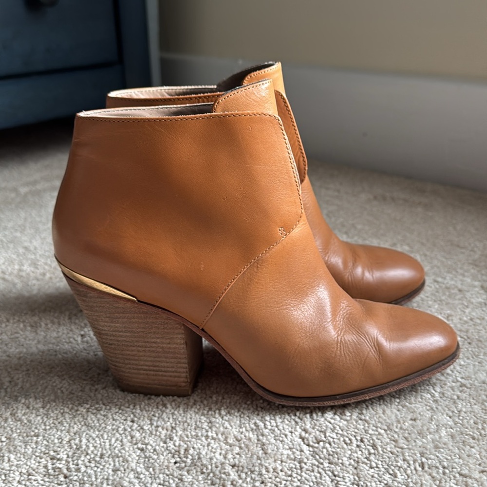 Cole Haan Hayden Leather Ankle Bootie Size 7.5 B - Picture 4 of 9